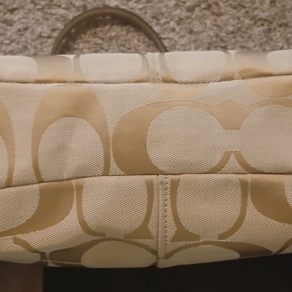 ✨ Coach Chelsea Jayden Signature Carryall | Cream & Gold | Like New ✨ - Picture 10 of 13